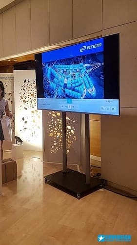 Ενοικίαση οθόνης 82 ιντσών 4K smart